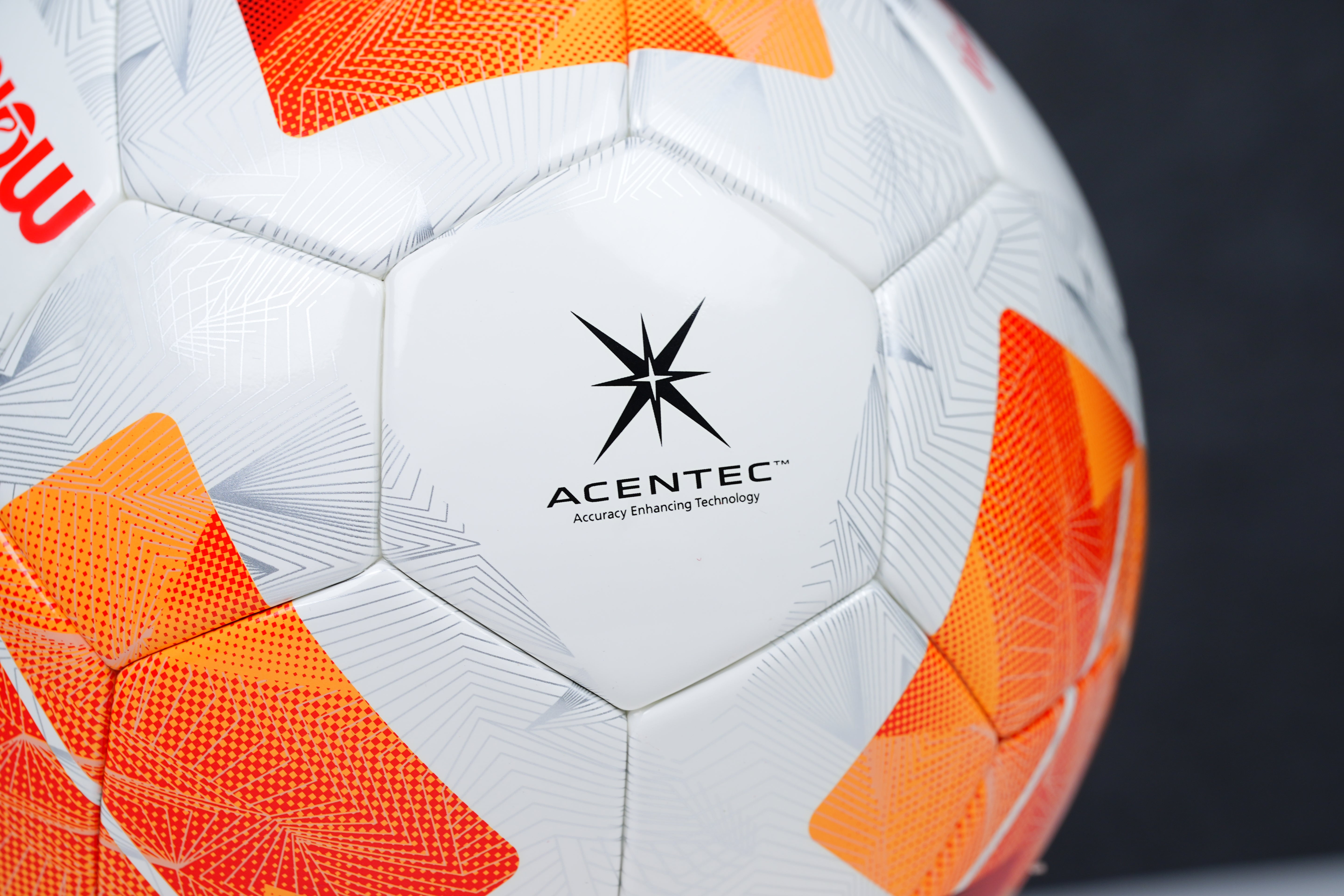 ลูกฟุตบอล รุ่น F5N4900-TL